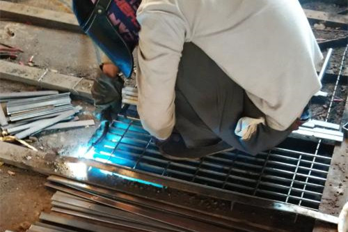 手工焊接钢格栅